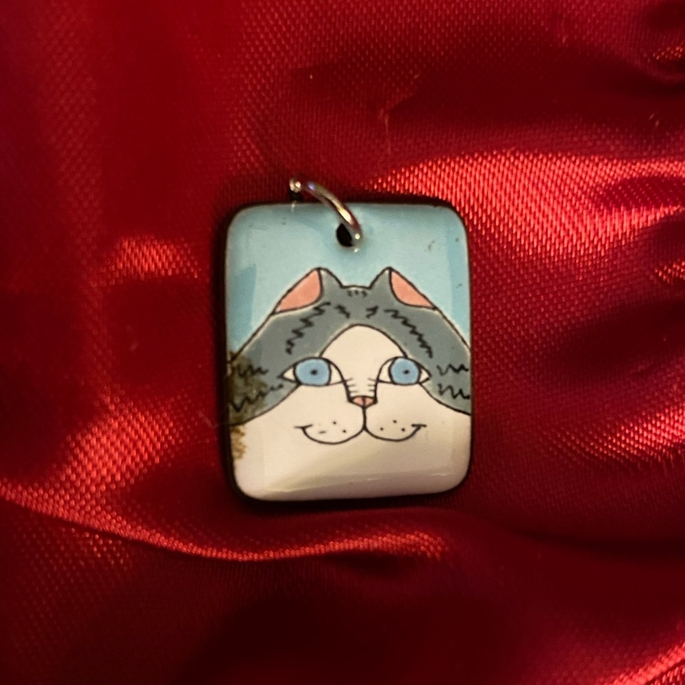Elvis Zell pendant.No chain